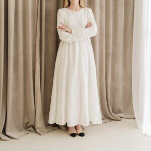 Maxi long sleeve dress white 100% cotton eyelet fabric Enrobe modest clothing